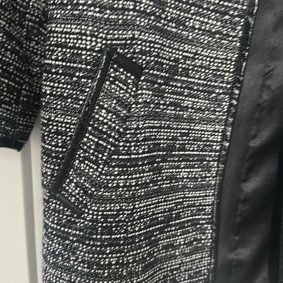Cache luxe black jacket - Picture 2 of 7